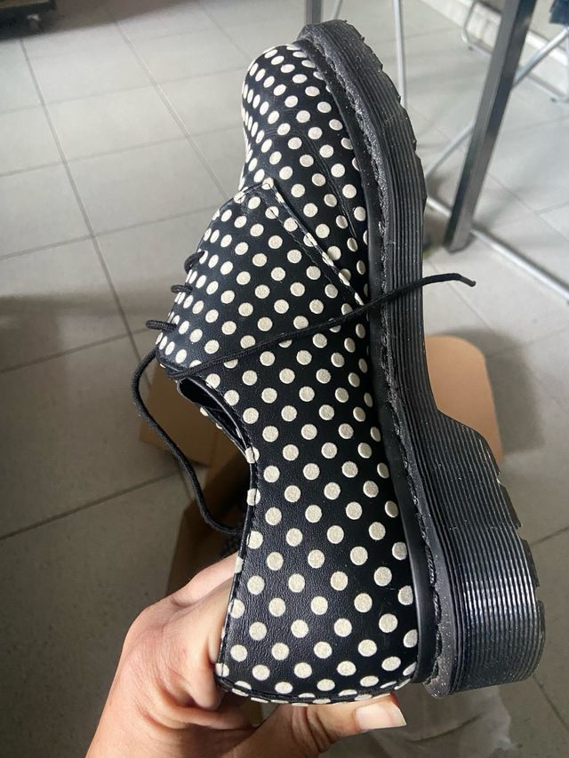 Dr Martens lunares negros y blancos talla 41