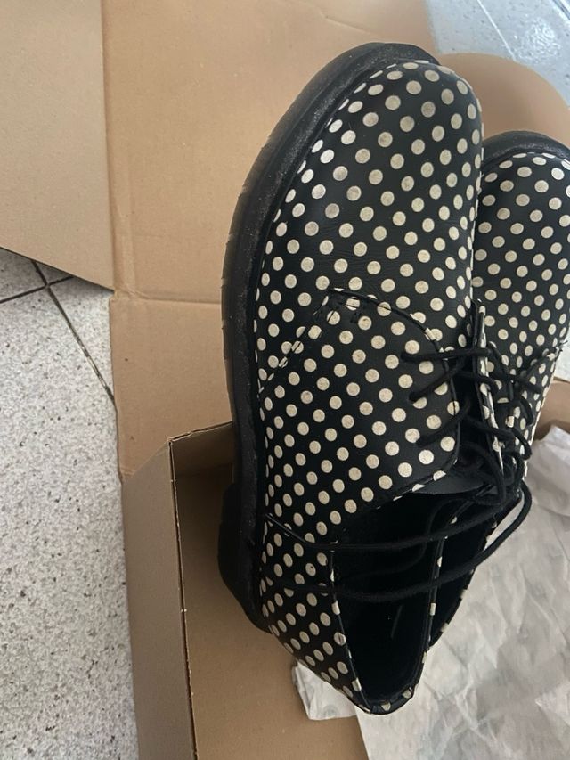 Dr Martens lunares negros y blancos talla 41