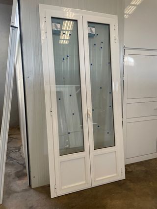 Ventana doble hoja aluminio blanco