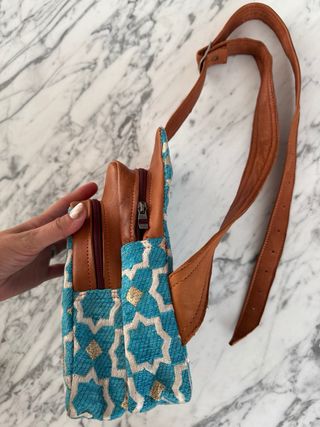 Mochila de piel con estampado