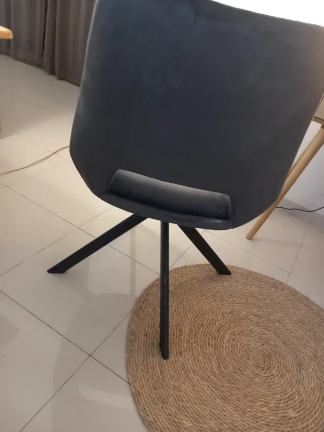 Sillas giratorias grises de terciopelo