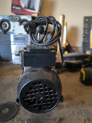 Bomba de vacío  A/A 
E.M.G. ELETTROMECCANICA
