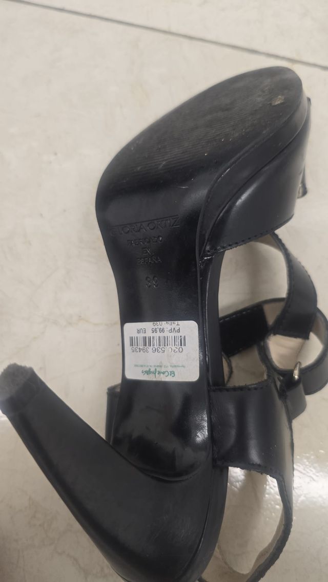 Sandalias Gloria Ortiz Tacón Negro