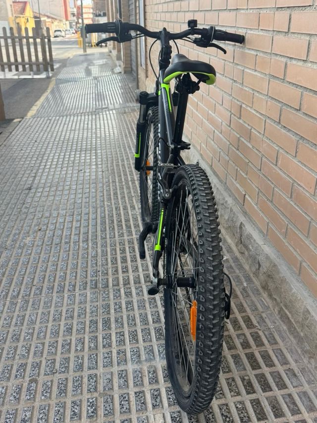 Bicicleta de montaña rockrider negra