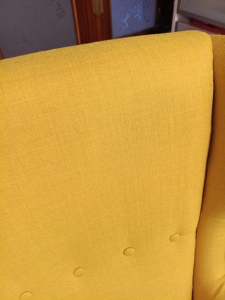Butacón orejero tela lavable amarillo. 