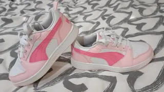 Scarpe bambina Puma rosa e bianche
N° 34