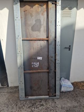 Puerta antiocupación hierro