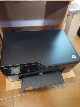 Impresora y escáner HP negra
