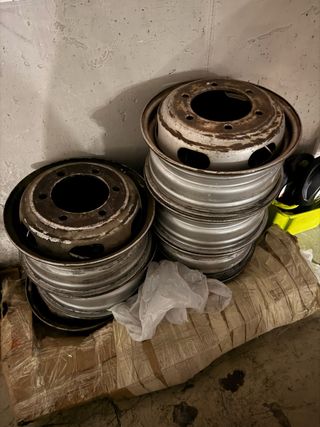 7 Llantas Mercedes Vario 16
