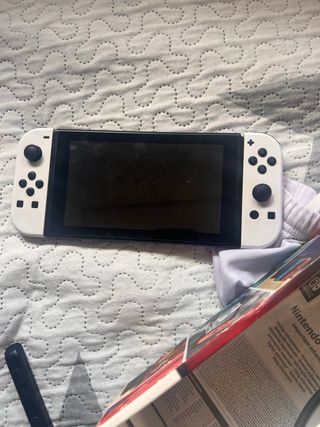 Nintendo Switch in bianco e nero