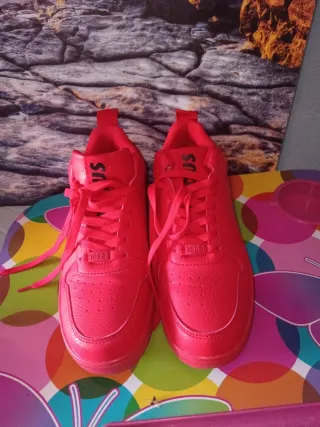 Zapatillas chico rojas