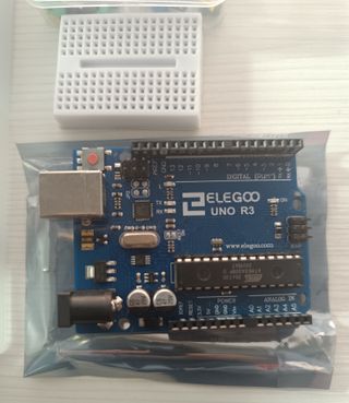 Kit Arduino UNO R3 . Prácticamente nuevo .