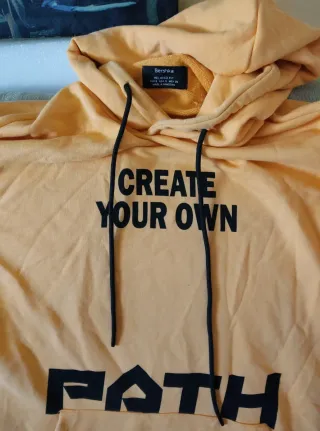 Sudadera Bershka Create Your Own Path