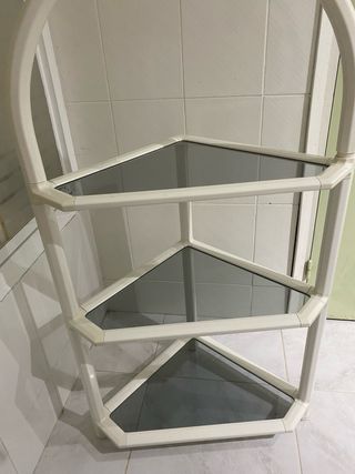 Mueble de esquina con cristal