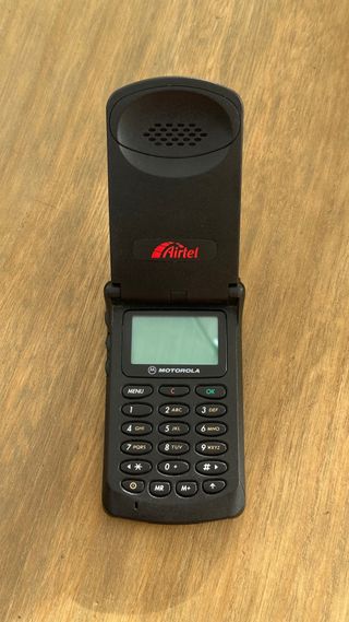 Teléfono Móvil Motorola Airtel Flip Negro