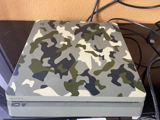 Consola PS4 Camuflaje