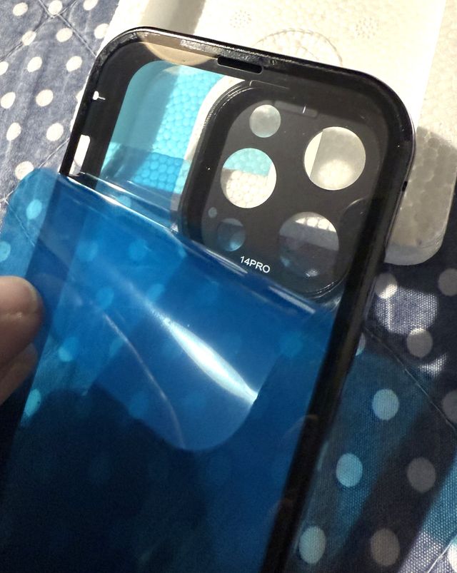Custodia magnetica 360 per iPhone 16 Pro