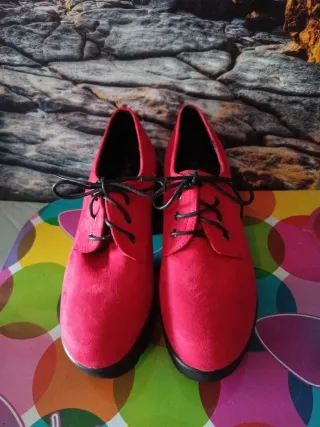 Zapatos rojos cordones estilo masculino 