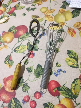 Batidor de alambre antiguo, dos unidades