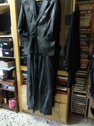 Traje de piel legítima: americana y pantalón