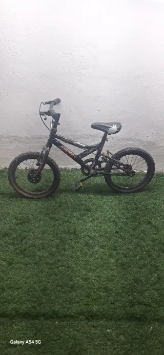 Bicicleta BMX negra