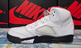 Nike Jordan 5 Fire Red Talla 45 US 11 NUEVAS V