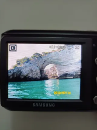 Samsung ES20 10.2MP Digital Camera Funziona SD2 GB