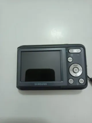 Samsung ES20 10.2MP Digital Camera Funziona SD2 GB