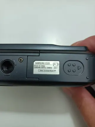 Samsung ES20 10.2MP Digital Camera Funziona SD2 GB
