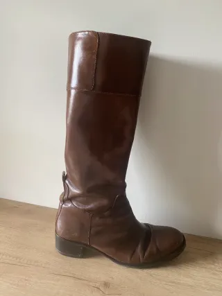 Botas de cuero marrones