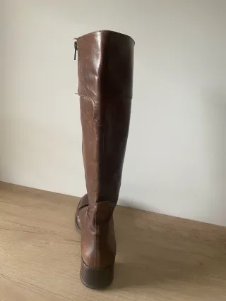Botas de cuero marrones