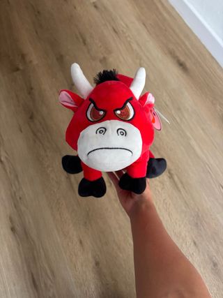 Peluche Toro Rojo