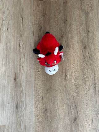 Peluche Toro Rojo