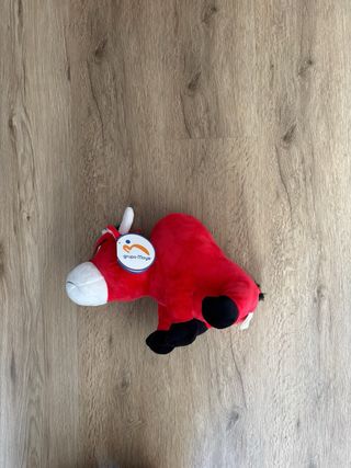 Peluche Toro Rojo