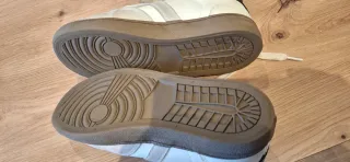 Zapatillas Mustang niña beige y blanco