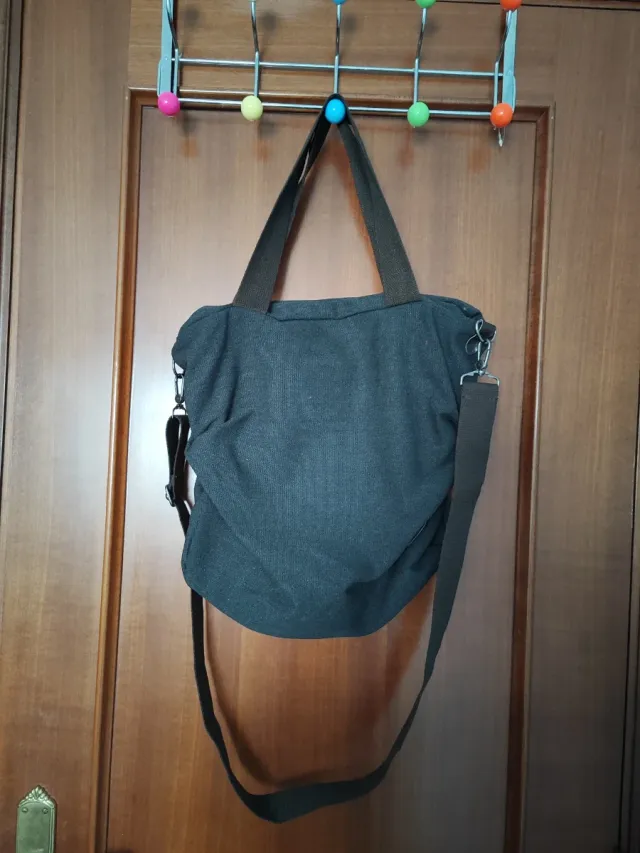 Bolso negro y marrón