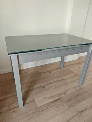 Mesa de cocina cristal y metal gris
