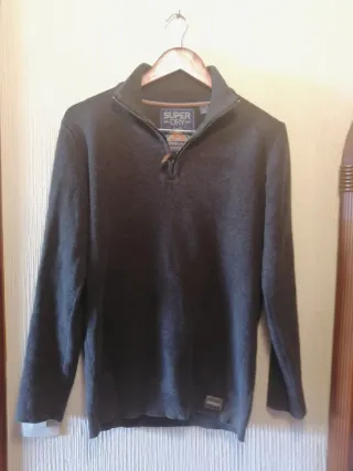 Jersey Superdry Negro Seminuevo, 