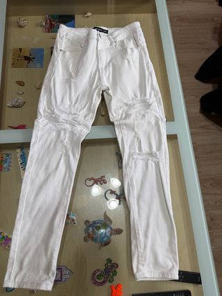 Vaqueros blancos rotos