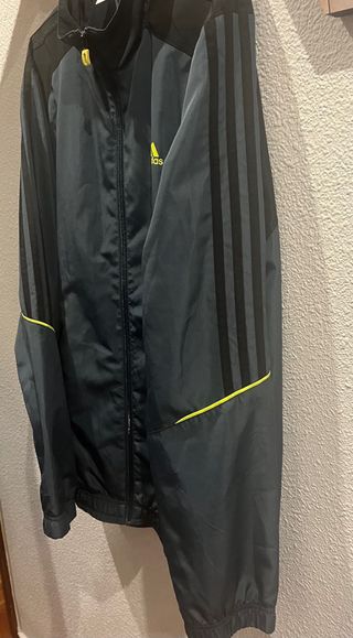 Sudadera Adidas Gris Hombre. En muy buen estado