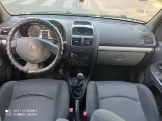 Renault Clio 1.5 dci 65 CV del año 2003, 268000 km