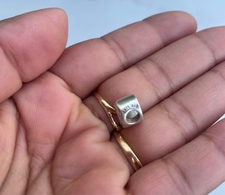 Pandora Letra O Plata