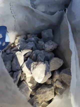 Piedras para relleno de unos 4 cm,
Tengo muchas