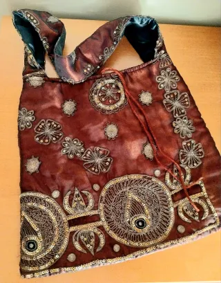 Bolso fiesta estilo hippy granate y dorado