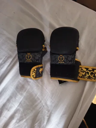 Guantillas MMA Ilia Topuria como nuevas