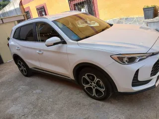 MG ZS 2025