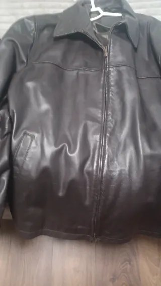 Chaqueta de piel marrón