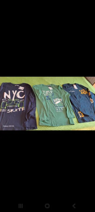 In blocco 4 capi con cartellino.14anni