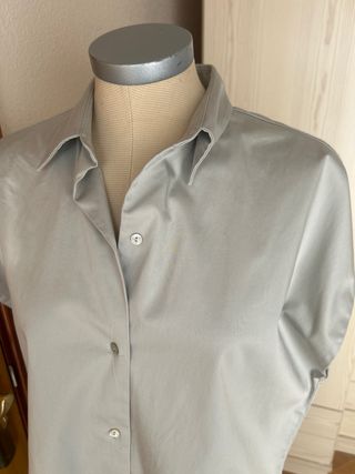 Blusa Massimo Dutti verde sin Mangas
