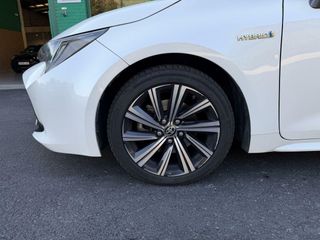 Toyota Corolla 180H STYLE E-CVT TOURING SPORT